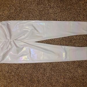 Baby blue and white IRIDESCENT SCRUNCH BUTT leggings combo!